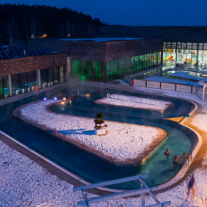 2018-03-03 aerofotografia basen europa lidzbark lotnicze luminacja mazurskie mazury noc oswietlenie plywalnia poland rekreacja termy warmia warminski warminskie warminsko wieczor woj. warm-maz wojciech wojcik www.fotowojcik.pl z lotu ptaka zima  201803036